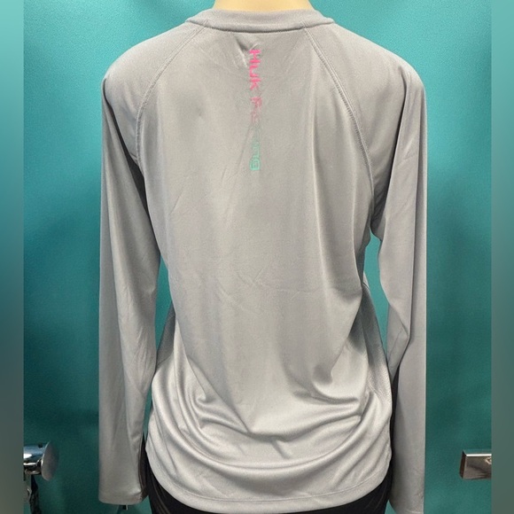Huk Women's Light Gray Long Sleeve Fishing Tee - Picture 2 of 2